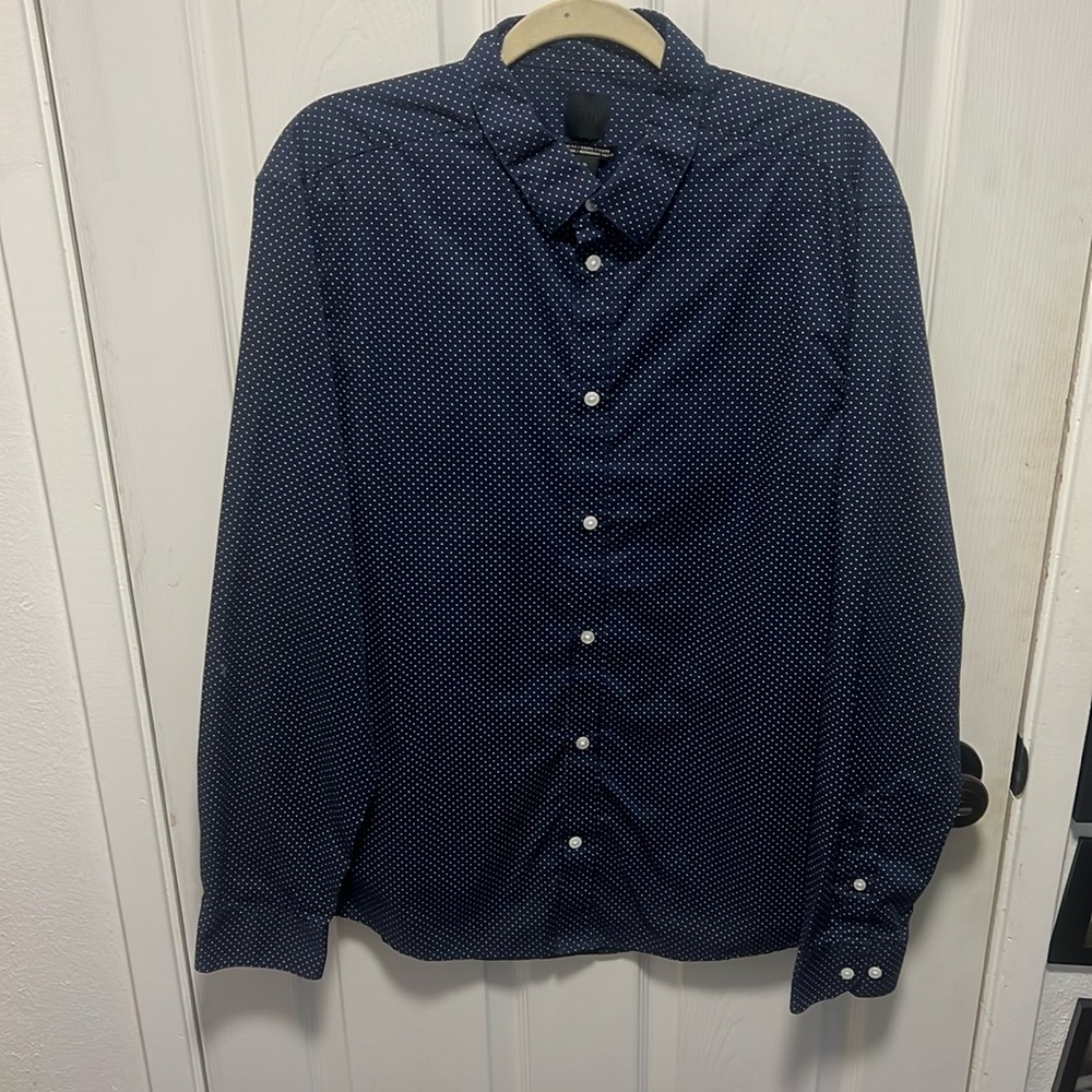 HM shirt